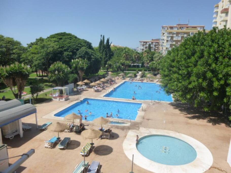 Apt Con Espectacular Vista, Piscinas, Recep 24 Hs Benalmadena Ngoại thất bức ảnh