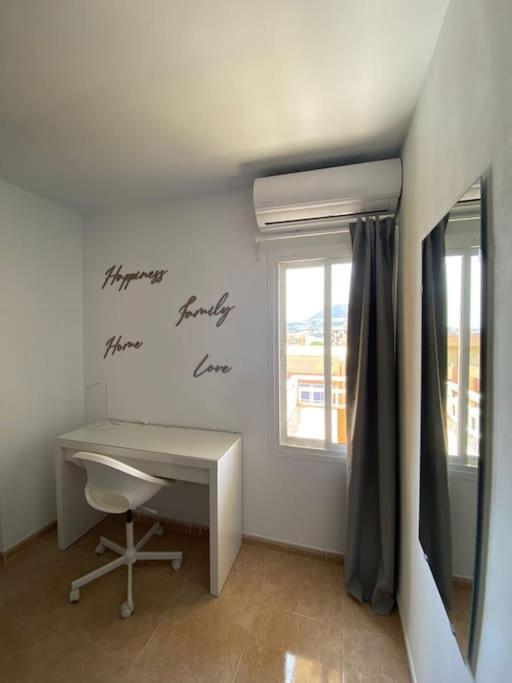 Apt Con Espectacular Vista, Piscinas, Recep 24 Hs Benalmadena Ngoại thất bức ảnh