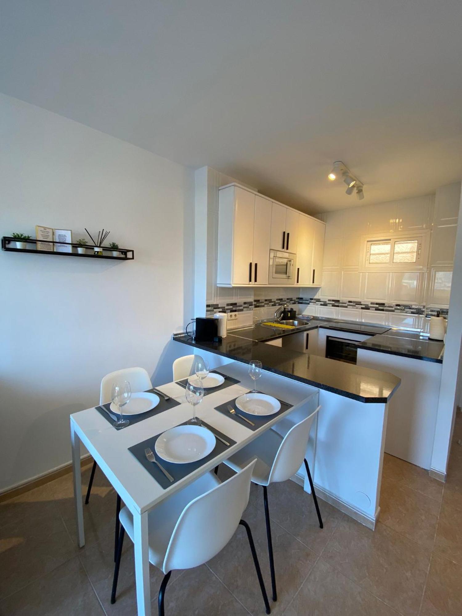 Apt Con Espectacular Vista, Piscinas, Recep 24 Hs Benalmadena Ngoại thất bức ảnh