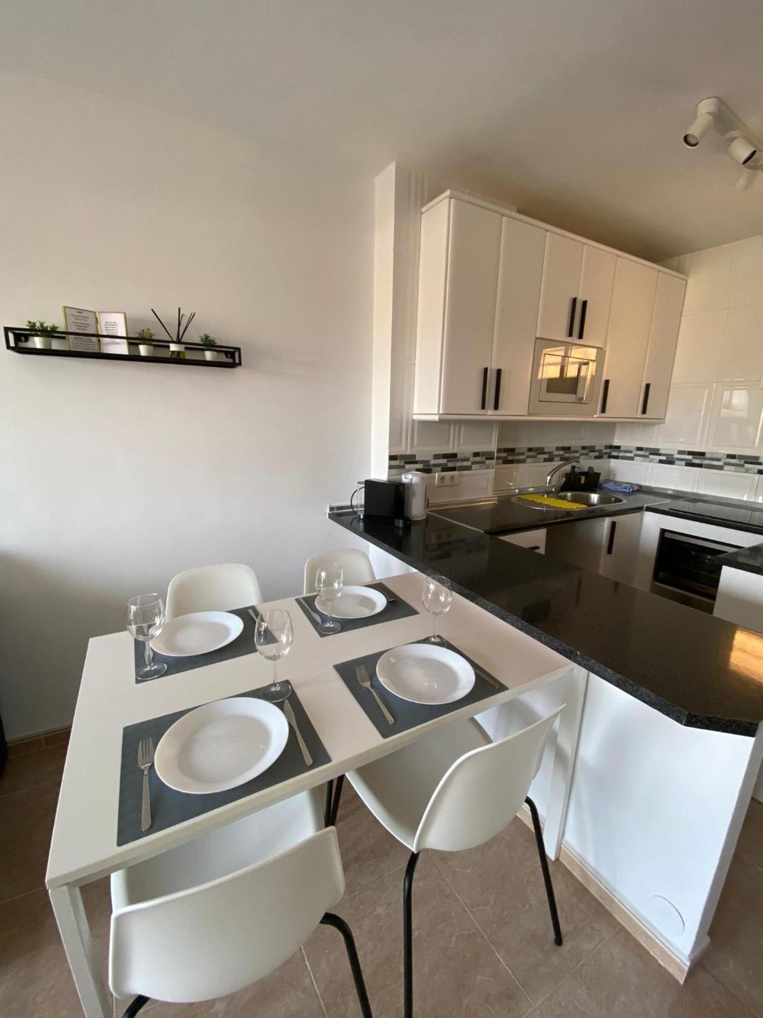 Apt Con Espectacular Vista, Piscinas, Recep 24 Hs Benalmadena Ngoại thất bức ảnh